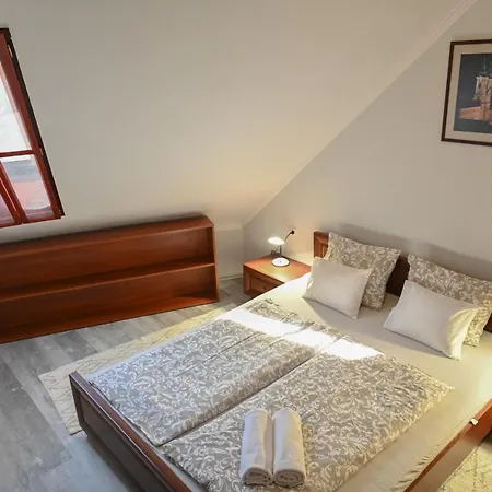 Borbarat Vendeghaz * Erlau