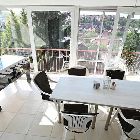 Borbarat Vendeghaz * Eger