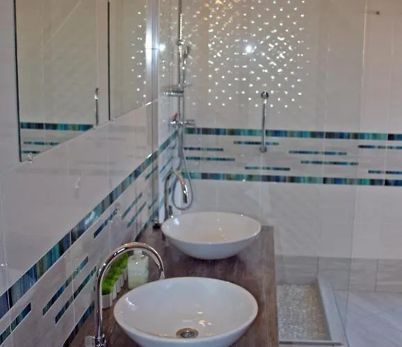 Borbarat Vendeghaz *