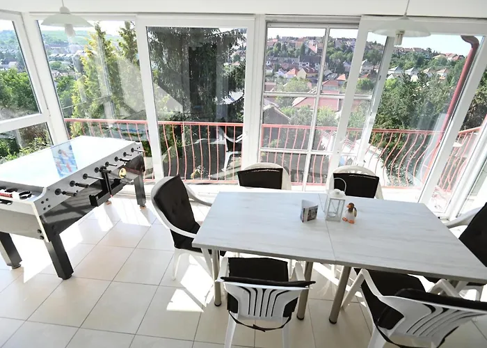 Borbarat Vendeghaz * Еґер